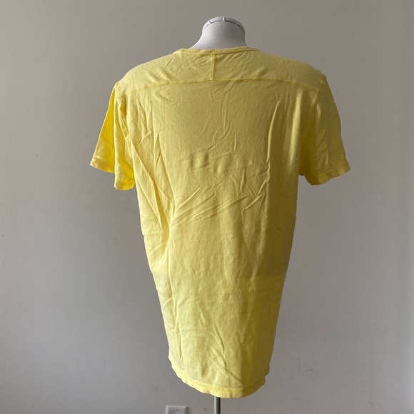 Gap basic yellow tee - Picture 3 of 3